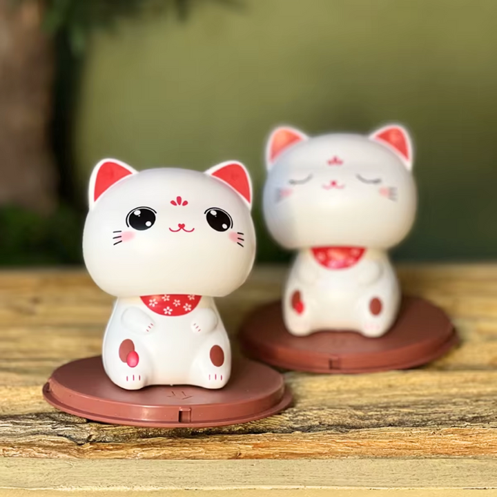 Kawaii Wobble Head Fortune Cat - Akys atvertos, 9 cm